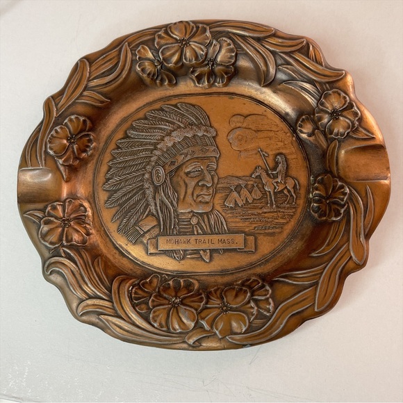 Vintage Metal Native American Chief Ashtray - Picture 1 of 6